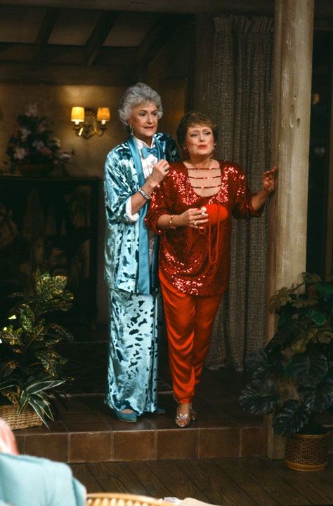 25 Reasons the Golden Girls are the Ultimate Style Stars - Cosmopolitan.com Golden Girls Costumes, Golden Ghouls, Golden Girls Quotes, Rue Mcclanahan, Blanche Devereaux, Bea Arthur, Being A Friend, X Movies, The Golden Girls