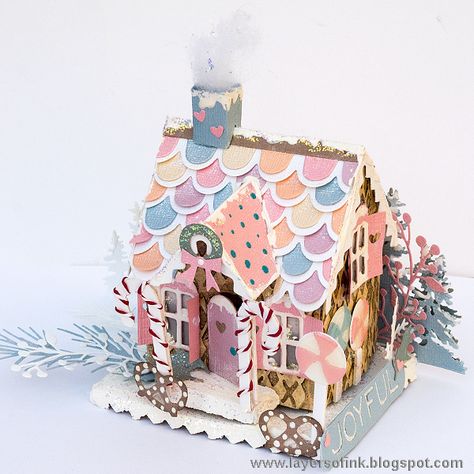 Layers of ink - Pastel Paper Gingerbread House Tutorial by Anna-Karin Gingerbread House Tutorial, Paper Gingerbread House, Cardboard Gingerbread House, Cool Gingerbread Houses, House Tutorial, Candy House, Glitter Houses, Cardboard House, Christmas Gingerbread House