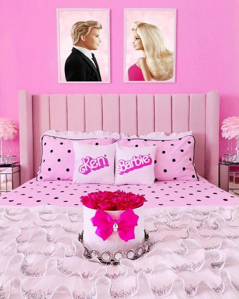 🎀 𝓐𝓷𝓭𝓲𝓮 🎀 | 𝚊𝚕𝚕 𝚝𝚑𝚒𝚗𝚐𝚜 𝚙𝚒𝚗𝚔 on Instagram: "Here's some Barbie vibes 💝🎀🌸 It is PINK Wednesday after all 💕" Barbie Themed Office, Barbie Room Decor, Glam Barbie, Pink Wednesday, Dream House Bedroom, Barbie Bedroom, Classy Halloween Decor, All Things Pink, Barbie Vibes