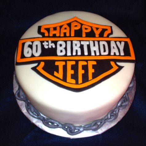 Would love to make this for my father in laws bday!! Harley Davidson Cake, Harley Davidson Birthday, Custom Birthday Cakes, Cake Logo, Wedding Cakes With Cupcakes, Bakery Design, Cakes For Men, Cake Boss, Cool Birthday Cakes