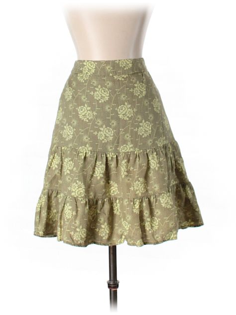 Taupe and pale green floral print cotton tired skirt from The Gap Tired Skirt, Clothing Construction, Dresses Diy, Soft Autumn, Green Floral Print, Diy Dress, Casual Skirt, Pale Green, The Gap