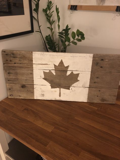 Wood Canada Flag, Canada Day Crafts, Paint Letters, Scrap Wood Ideas, Wooden Flags, Show Me A Sign, Flag Diy, Flag Crafts, Wood Spool