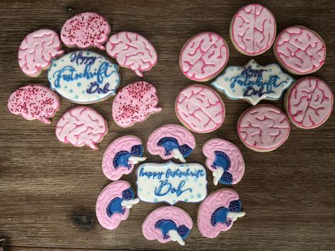 Brain cookies Brain Cookies Decorated, Slp Cookies, Brain Cookies, Grad Treats, Crna Week, Grad Brunch, Graduation Desserts, Brain Surgeon, Lab Week