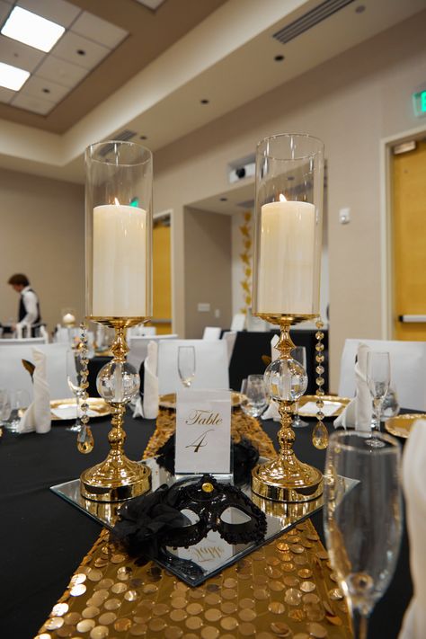 Black And Gold Masquerade Party Decor Centerpiece Ideas, Masquerade Table Decor, Masquerade Treat Table, Mascarade Centerpieces Ideas, Masquerade Table Centerpieces, Masquerade Ball Decorations Diy, Masquerade Prom Theme Decoration, Masquerade Centerpieces Diy, Masquerade Centerpiece Ideas