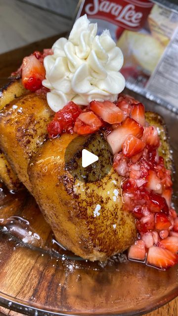 Tasha Robinson on Instagram: "🗣️ French Toast Pound Cake 🔥  #frenchtoast #frenchtoastrecipe #frenchtoasts #poundcake #poundcakes #saralee #dessertporn #dessertphotography #dessertgram #desserttable #desserttime #foodporn #foodphotography #foodpornshare #foodie #foodism #foodgasm #foodstagram #blackfoodie #blackfoodbloggers #blackfoodlife #explore #explorepage #strawberry #strawberryshortcake #breakfastporn #breakfastideas #breakfasttime" French Toast Pound Cake, Pound Cake Strawberry Shortcake, Pound Cake French Toast, Cake French Toast, Chocolate French Toast, Homemade Pound Cake, Strawberry French Toast, Dessert Photography, Black Food