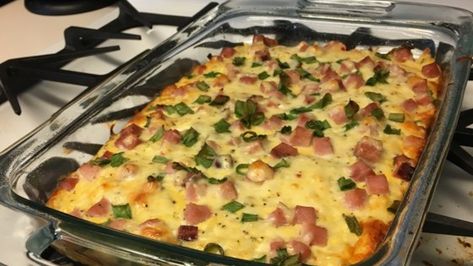 Ham, green onions, and hash browns baked with spicy pepperjack cheese make up this easy make-ahead breakfast dish. Egg Bake Casserole, Farmers Casserole, Delicious Breakfast Casserole, Make Ahead Breakfast Casserole, Baked Casserole, Breakfast Casserole Sausage, How To Cook Ham, Breakfast Recipes Casserole, Sausage Breakfast