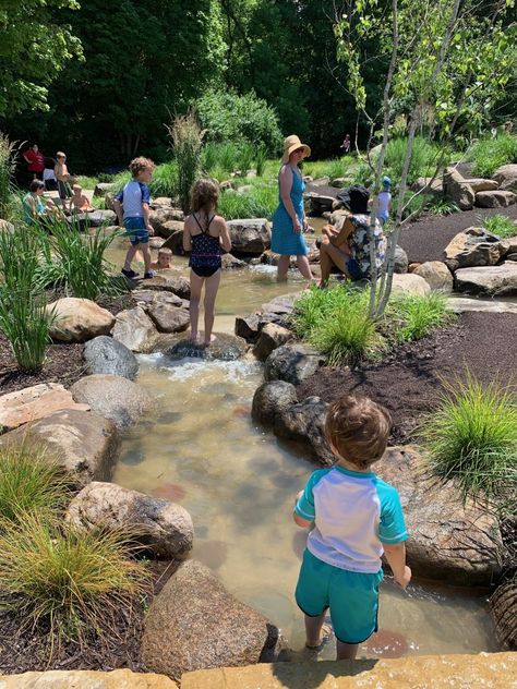 Natural Splash Pad, Natural Water Playground, Splash Pad Design, Diy Creek, Splash Pad Backyard, Kids Splash Pad, Outdoor Playscapes, Backyard Splash Pad, Cool Playgrounds