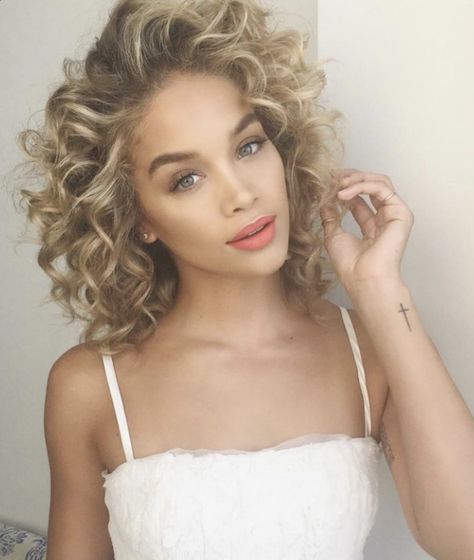 Haircut Spiral Perm, Curls For Long Hair, Blonde Curly Hair, Curly Hair With Bangs, Permed Hairstyles, Trending Hairstyles, Short Curly Hair, Long Curly Hair, Blonde Hair Color