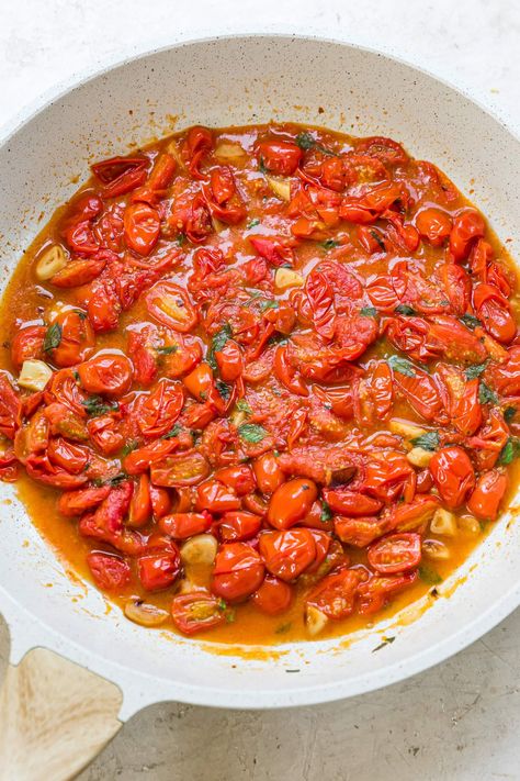 Grape Tomato Sauce, Garden Tomato Sauce, Grape Tomato Recipes, Fresh Tomato Pasta, Easy Tomato Sauce, Pasta Sauce Homemade, Easy Mediterranean Diet Recipes, Olive Oil Garlic, Marinara Sauce Homemade