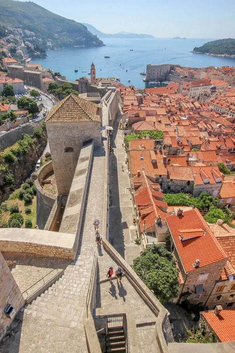 Dubrovnik walls / Croatia (by daddycraw). Msc Magnifica, Scenery Beach, Phuket Island, Adventure Vacation, Nature Scenery, Voyage Europe, Croatia Travel, Dubrovnik Croatia, Hotel Resort