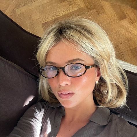 MATILDA DJERF | Sunday 💌 | Instagram Miu Miu Glasses, Glasses Inspiration, Matilda Djerf, Make Up Inspo, Blogger Girl, Autumn Aesthetic, Beauty Inspiration, Matilda, Levis Jeans