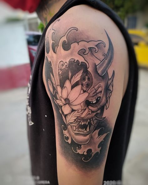 Mascara japonesa en sombras tattoo Sombras Tattoo, Japanese Masks, Japanese Mask, Skull Tattoo, Cool Tattoos, Brown Hair, Hair Color, Mask, Things To Come