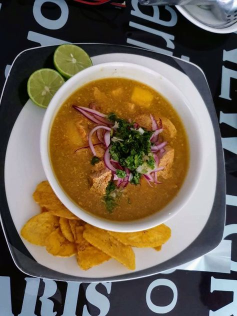 Encebollado Ecuatoriano hecho en Colombia Ecuadorian Food, Spanish Projects, Photo Design, Ecuador, Thai Red Curry, Soups, Snacks, Ethnic Recipes