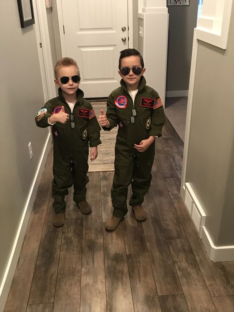 Maverick and Goose Maverick And Goose, Pilot Costume, Ice Man, Boys Costumes, Dear Parents, Air Fighter, Christmas Costume, Fighter Pilot, Boy Costumes