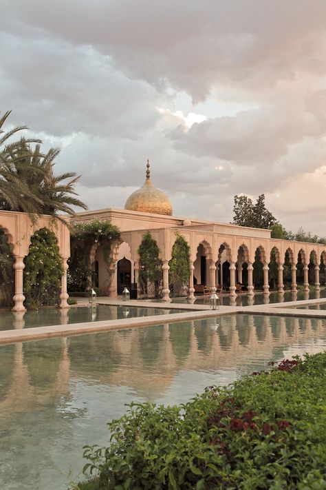 Marrakech Palace, Islamic Garden, Arabian Decor, Sunset Hues, Mughal Architecture, Wedding Party Ideas, Resort Design, Morocco Travel, 100 Layer Cake