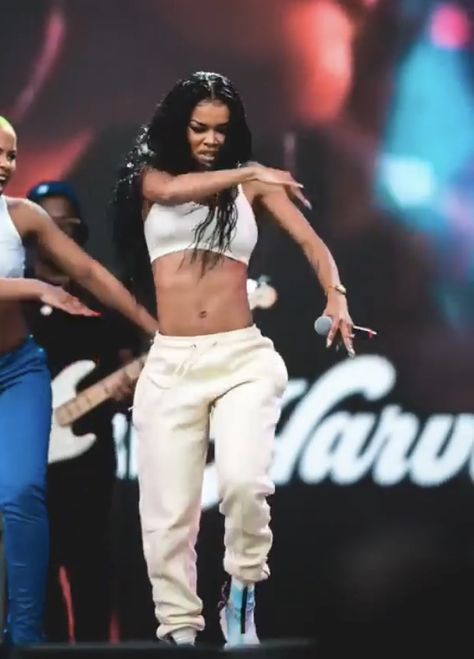 Teyana Taylor Dancing, Taylor Dancing, Music Celebrities, Taylor Outfits, Bratz Inspired Outfits, Teyana Taylor, Tanya Taylor, Body Motivation, Janet Jackson