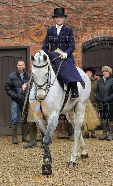 Sidesaddle Riding, Saddleseat Riding, English Pictures, Showmanship Outfit, Horse Riding Gear, Hunting Style, Horse Back Riding, Riding Habit, Equestrian Helmets