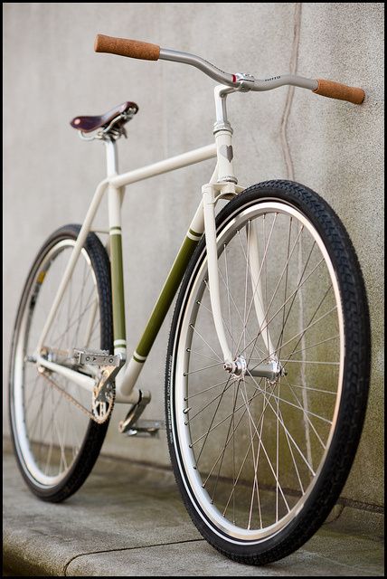 photo #heart #white #bicycle #olive #biking #bike Vw Minibus, Bici Fixed, Bici Retro, Sepeda Retro, Sepeda Fixie, Urban Bicycle, Velo Cargo, Bike Illustration, Velo Vintage