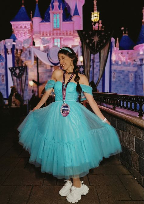 Princess Jasmine bound, disney princess bound, disney bound, princess dress #disneybound #disneyland #princessjasmine Princess Jasmine Disneybound, Disneybound Princess, Jasmine Disneybound, Princess Jasmine Disney, Disneyland Dress, Disney World Princess, Disneyland Princess, Disney Bounds, Disney 2024