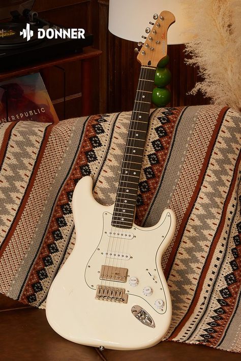 The DST-152 electric guitar is equipped with a PUSH-PULL switch circuit, and the humbucker pickup can split and release the classic single-coil tone, providing players with a richer tone. White Electric Guitar, Electric Guitar Accessories, Electric Guitar Kits, Guitar Kits, Beautiful Guitars, Guitar Art, Starter Kit, Circuit, Electric Guitar