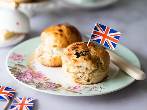 Blue Cheese and Thyme Scones Thyme Scones, Mini Scones, Cheese Scones, Blue Cheese Dressing, Mary Berry, Pie Cake, Scone Recipe, British Food, Blue Cheese