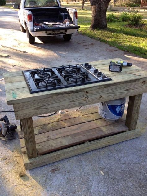 Click this image to show the full-size version. Canning Kitchen, Diy Muebles Ideas, Outdoor Stove, Upcycle Garden, Into The Wood, Gas Range, Into The Woods, Pallet Wood, Yard Sale