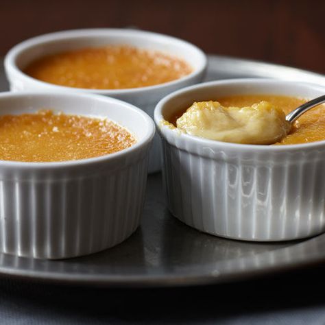 Caramel Creme Brulee, Dessert Sushi, Dessert Parfait, Brulee Recipe, Creme Brulee Recipe, Stonewall Kitchen, Custard Recipes, Caramel Coffee, Small Desserts