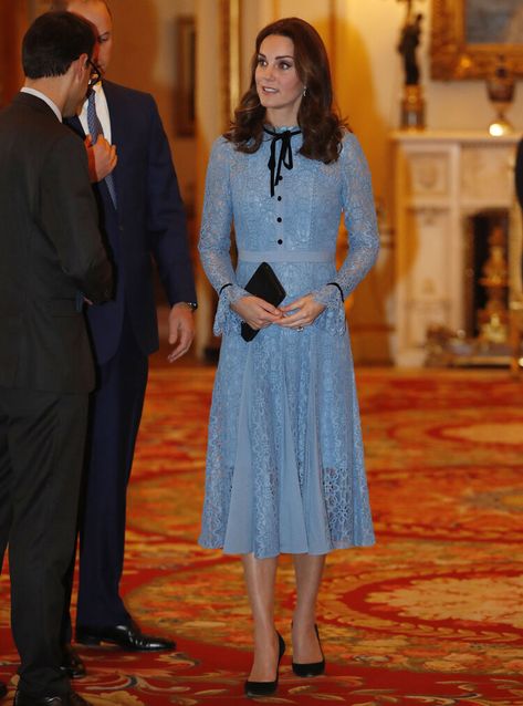 Powder Blue Dress Outfit, Kate Middleton Maternity Style, Moda Kate Middleton, Blue Dress Outfit, Temperley Dress, Style Kate Middleton, Duchesse Kate, Powder Blue Dress, Princesse Kate Middleton