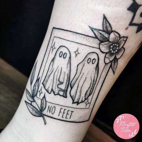 Tattoo Ideas Beetlejuice, Beetlejuice Couple Tattoo, Beetlejuice Polaroid Tattoo, Beetlejuice No Feet Tattoo, Photo Booth Tattoo, Gothic Tattoo Patchwork, Beetlejuice House Tattoo, Beatle Juice Tattoos, Ghost Arm Tattoo