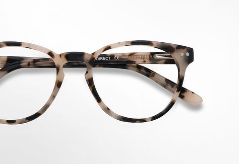 Wayfarer Cute Glasses Frames, Tortoise Shell Glasses, Cute Sunglasses, Fashion Eye Glasses, Cute Glasses, Prescription Eyewear, Frame Glasses, Outfit Trends, Notting Hill