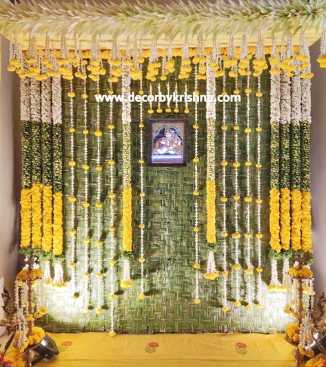 Upanayanam Decoration Ideas, Pellikoduku Decorations At Home, Upanayanam Decoration, Seemantham Decoration, Pelli Decoration, Dhoti Function, Door Flower Decoration, Thread Ceremony, Cradle Ceremony