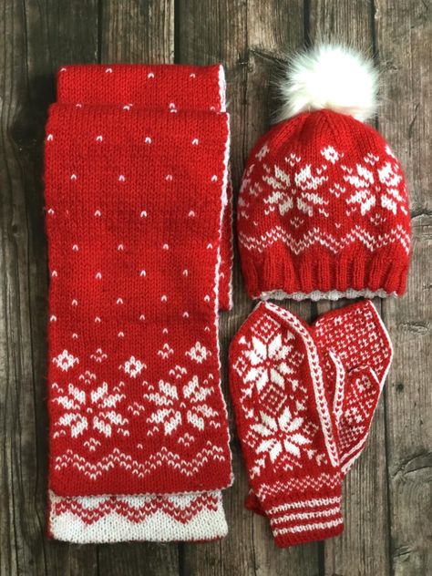 Snowflakes Bundle Knitting pattern by Chatty Cathy Knitting Selbu Mittens, Mittens Knitting, Chatty Cathy, Christmas Scarf, Scarf Knitting Patterns, Hat Scarf, Christmas Knitting, Scarf Pattern, Double Knitting