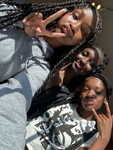 Friend Group Pictures, Rich Rich, Pretty Dark Skin, Hilarious Photos, Dark Skin Beauty, Best Friends Aesthetic, Best Friend Photos, Cute Friend Pictures, Cute Friend Photos