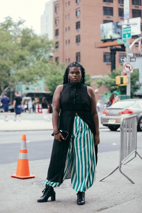 @iamjarijones Curvy Street Style, Plus Size Street Style, Plus Size Winter Outfits, Look Plus Size, Nyfw Street Style, Queer Fashion, Androgynous Fashion, Looks Street Style, Stylish Plus