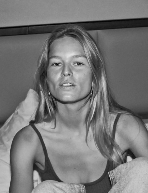 Anna Ewers, Kate Moss Style, Carolyn Murphy, French Vogue, German Fashion, Becoming A Model, February 2023, Fashion Campaigns, Inspiring People