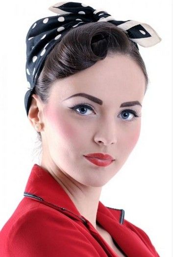 Pinup Hairstyle, Pin Up Bandana, Maquillage Pin Up, Moda Pin Up, Motorcycle Hairstyles, 1950s Hairstyles, Hairstyle Easy, 50s Hairstyles, Salon Owner