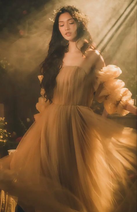 Dreamy Vintage Photoshoot, Debut Photoshoot Ideas Vintage, Predebut Photoshoot Ideas, Princess Theme Photoshoot, Dreamy Photoshoot Fairytale, Princesses Photoshoot, Pre Debut Photoshoot Ideas, Princess Photoshoot Ideas, Ball Gown Photoshoot