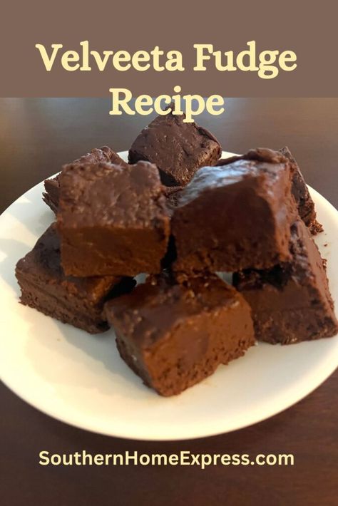 Velveeta Fudge Recipe, Velveeta Fudge, Homemade Fudge Recipes, Fudge Recipes Easy, Fudge Easy, Fudge Recipe, Peanut Butter Fudge, Brownie Cake, Delicious Snacks Recipes