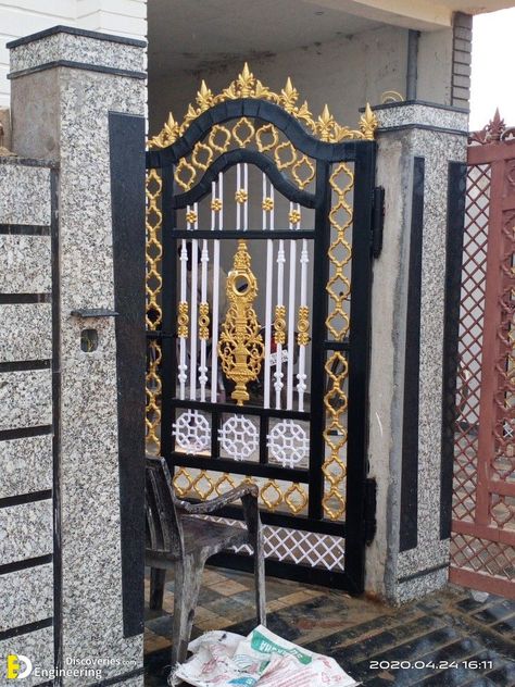 Attractive Front Entry Gate Design Ideas For Home - Engineering Discoveries Grill Colour Ideas, Gate Colour Ideas Iron, Modern Front Gate Design, Latest Gate Design, Iron Main Gate Design, Wrought Iron Gate Designs, Exterior Door Designs, Home Engineering, Home Gate Design