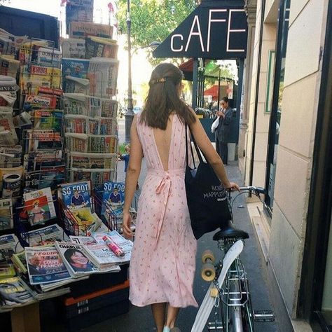 Charlotte York, 13 Going On 30, Style Parisienne, Camila Morrone, Mia 3, Mode Inspo, How To Pose, French Girl, New Yorker