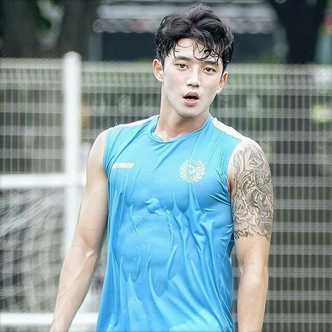 Jeong Seung Won, Boyfriend Inspiration, Korean Drama Stars, Why Do Men, Character Inspiration Male, Sports Boys, Handsome Asian Men, Hot Asian Men, Soccer Guys