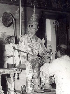 King Bhumibol Adulyadej during his coronation in Bangkok, 1950. The Lennon Sisters, Thai King, Dance Program, King Bhumibol Adulyadej, American Bandstand, Bhumibol Adulyadej, King Photo, King Bhumibol, Teen Tv