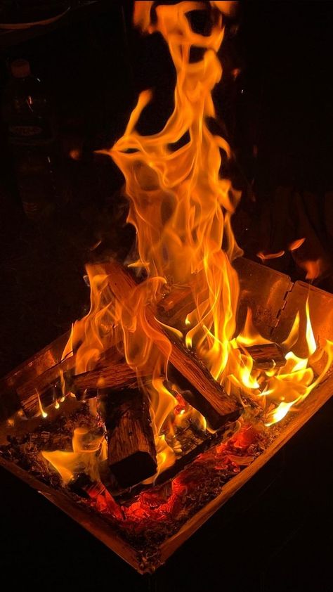 Bonfire Winter, Fireplace Cozy, Instagram Captions For Friends, Fire Food, Bad Boy Aesthetic, Fashion Design Sketchbook, Cartoon Wallpaper Hd, Shadow Photos, Story Ideas Pictures