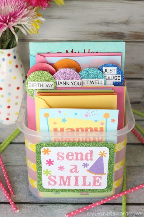 DIY Greeting Card Organizer Back To School Greeting Cards, Free Back To School Printables, Back To School Printables, Greeting Card Organizer, Craft Supply Storage, Diy Greeting Card, Sticky Labels, Diy Labels, School Printables