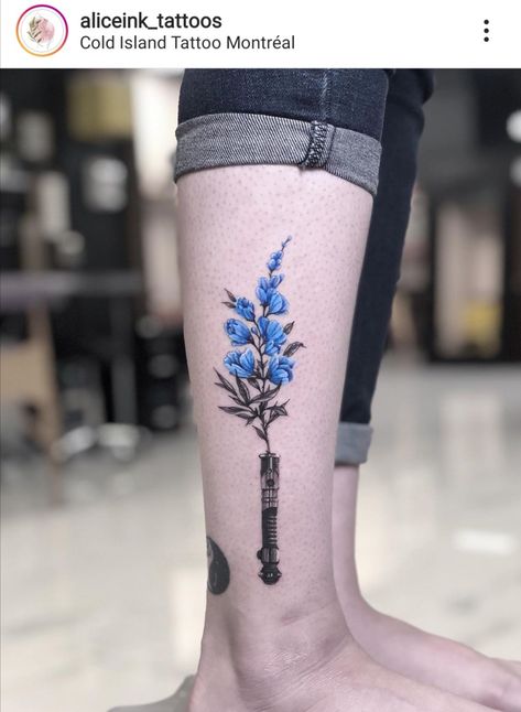 Red Lightsaber Tattoo, Star Wars Lightsaber Tattoo, Saber Tattoo, Bestie Tats, Lightsaber Tattoo, Red Lightsaber, Lightsaber Hilt, Wildflower Tattoo, Star Wars Light Saber