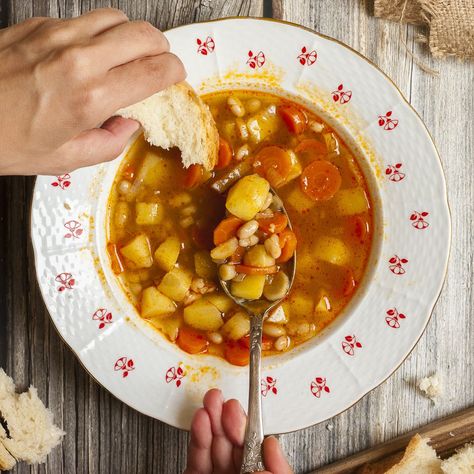 Vegetarian Goulash, White Bean Stew, Easy Vegan Soup, Hungarian Goulash, White Bean Recipes, Cooking Onions, Goulash Recipe, Beef Goulash, Cabbage And Sausage