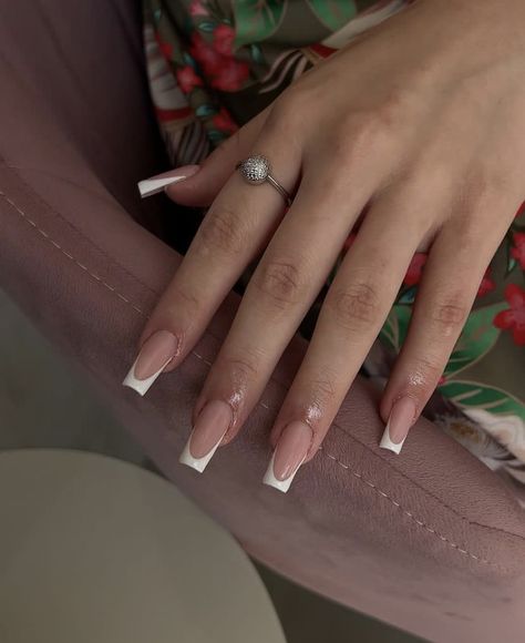 Elegant Prom Nails, Elegant Nails French, Simple Prom Nails, Classy Simple Nails, Trending Nail Designs, Simple Acrylic Nails, Casual Nails, Classy Acrylic Nails, Simple Nail