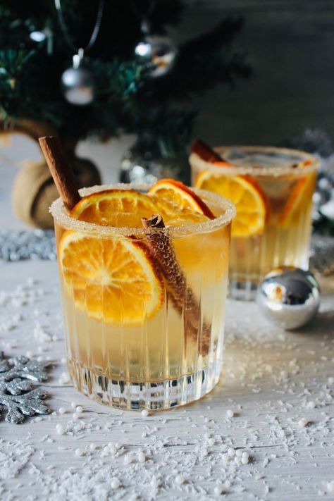 Orange Drink Garnish, Whisky Tasting Table, Orange Cinnamon Cocktail, Dried Orange Slices For Cocktails, Dried Orange Cocktail, Orange Garnish Cocktail, Orange Christmas Cocktail, Orange Drinks Alcohol, Wellness Meals