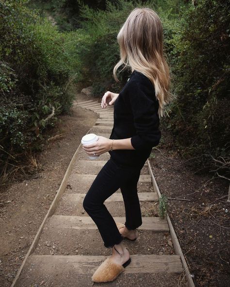 Ash Kane Harper on Instagram: “Chai tea pickup in my new fuzzy shoes. Feeling very autumnal over here! 🐻 @jennikayne #myjkmules” Mule Outfit, Fuzzy Shoes, Ashley Kane, Mules Outfit, Pilates Body, Mind The Gap, Jenni Kayne, Chai Tea, Mule