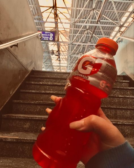 Red Gatorade Aesthetic, Gatorade Aesthetic, Red Gatorade, Red Drink, Cr7 Vs Messi, Red Drinks, Red Girl, Gatorade Bottle, Powerade Bottle